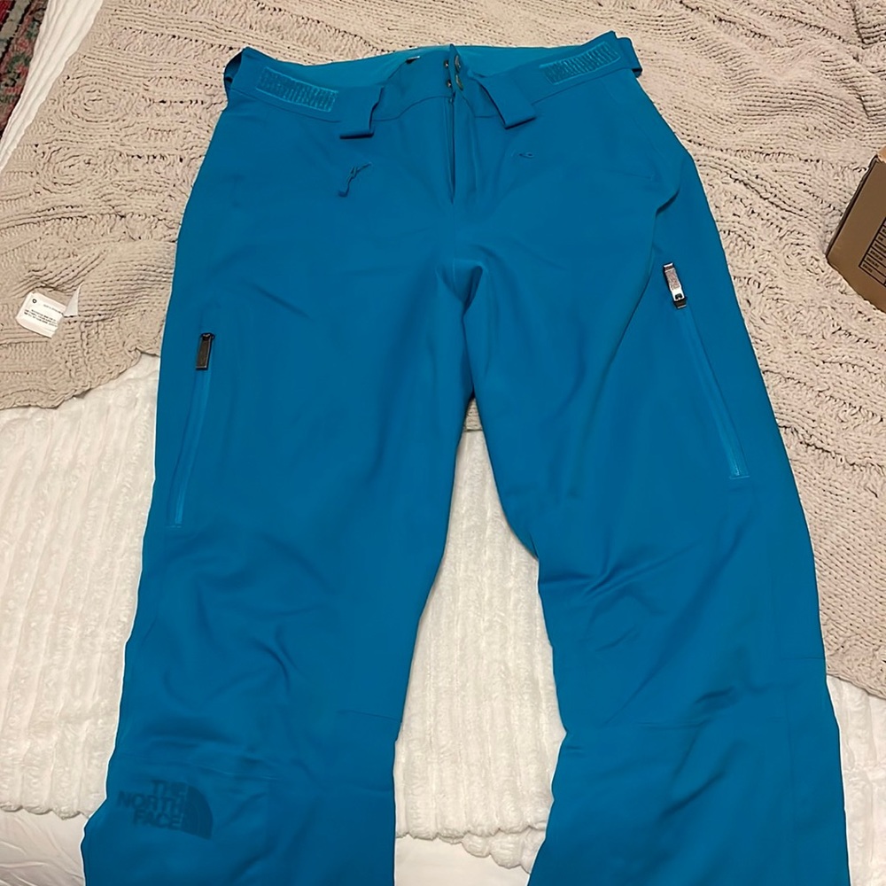 North Face Women’s Snowboarding/Skiing pants